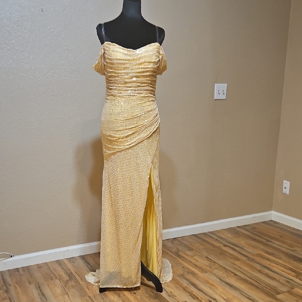 Elegant Gold Evening Gown